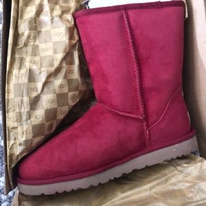 Classic short Red Ugg’s